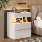 Comodino Moderno con Luce a LED Controllabile tramite App, Scaffale Aperto a U, Tavolino da Notte con Stazione di Ricarica, Tavolino Laterale a 3 Cassetti con Porta USB e Presa Elettrica
