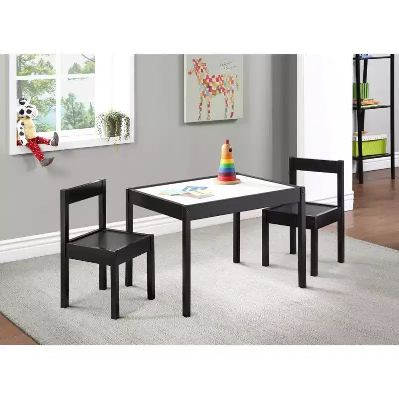 Tavolo per bambini con superficie cancellabile a secco e due sedie, struttura in legno massello nero, area di gioco creativa per disegnare e fare i compiti