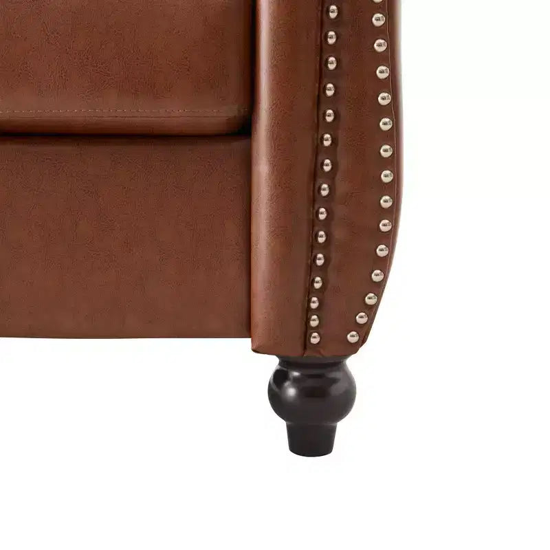Poltrona Chesterfield moderna, Poltrona Club con braccioli a voluta, Borchie decorative e gambe in legno massello