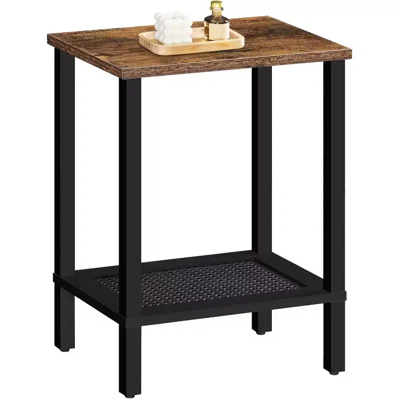Tavolino Piccolo a 2 Livelli con Decorazioni in Finto Rattan, Comodino Marrone Rustico e Nero per Soggiorno/Camera da Letto, Salvaspazio